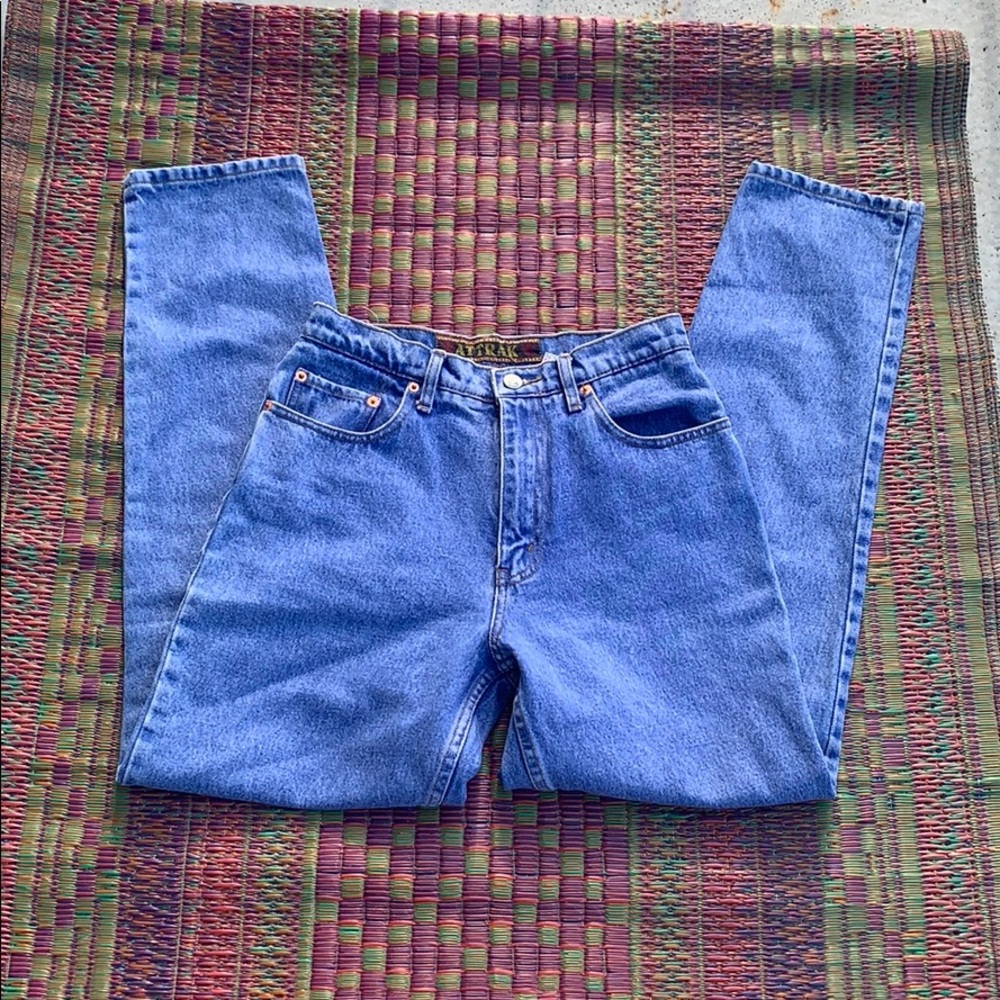 Light wash high rise denim jeans!